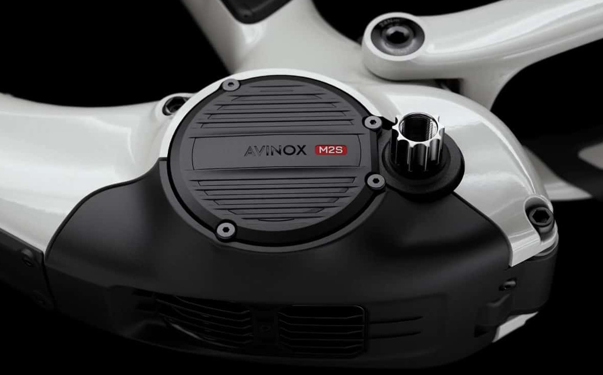 avinox_m2s_motor_bike